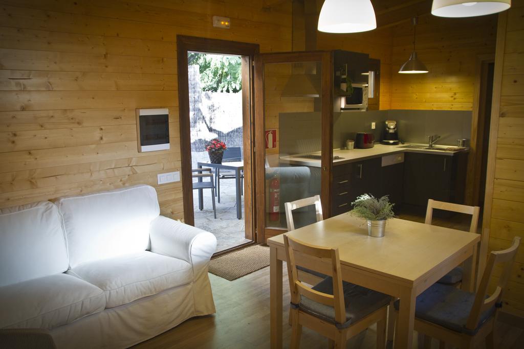 Apartamentos El Bosquet Sant Cugat del Vallès Oda fotoğraf