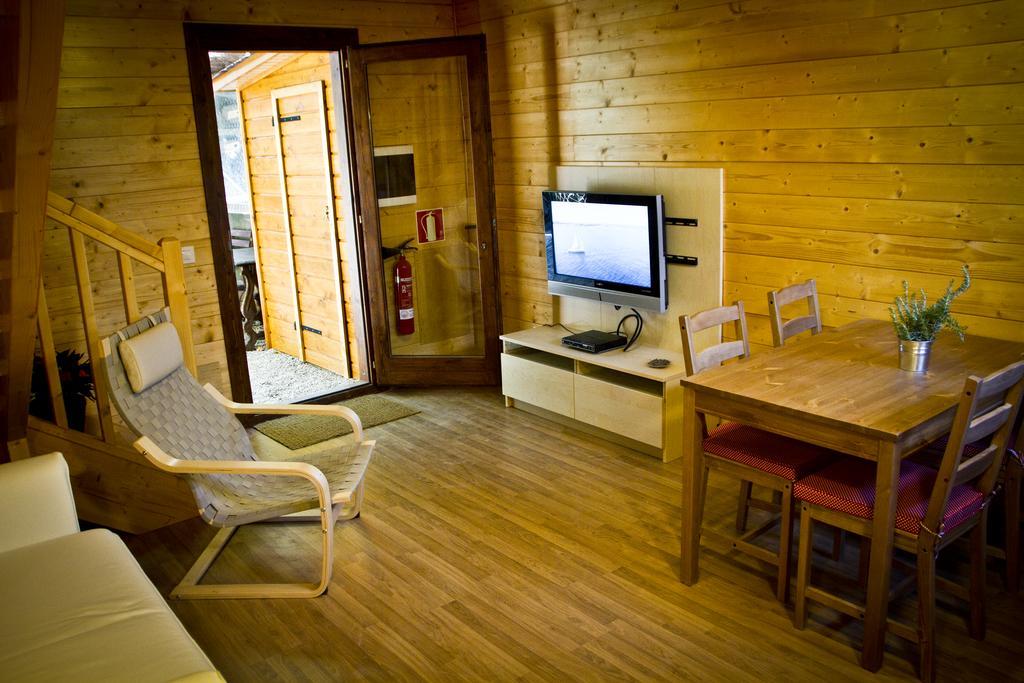 Apartamentos El Bosquet Sant Cugat del Vallès Oda fotoğraf