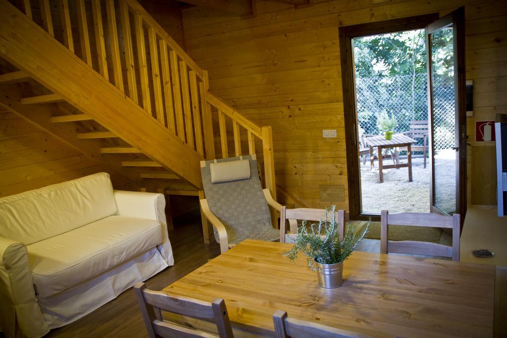Apartamentos El Bosquet Sant Cugat del Vallès Oda fotoğraf