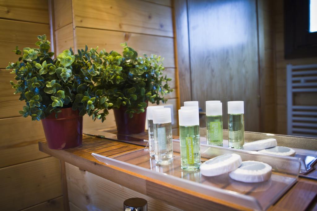 Apartamentos El Bosquet Sant Cugat del Vallès Oda fotoğraf